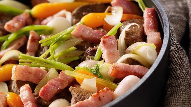 Cocotte de bœuf petits légumes et lardons