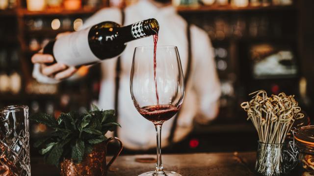 Valeurs nutritionnelles, additifs, calories : les étiquettes des bouteilles de vin vont changer