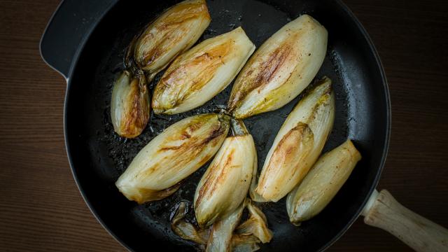 “C’est la saison des endives” : Laurent Mariotte vous dévoile sa recette favorite pour se régaler avec ce légume