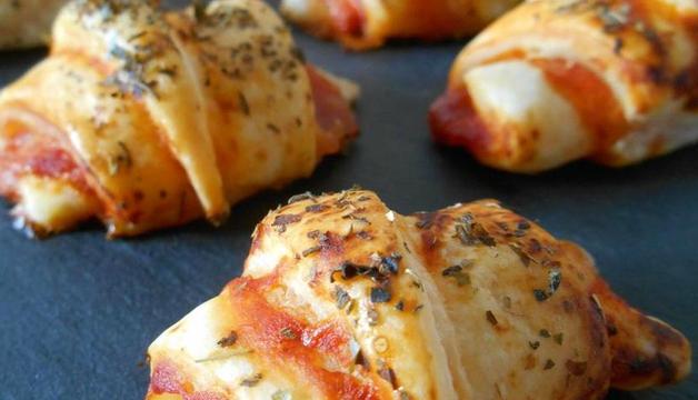 Croissants apéritifs façon pizza