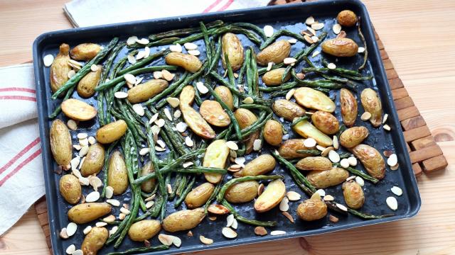 Pommes de terre primeur et haricots rôtis aux amandes