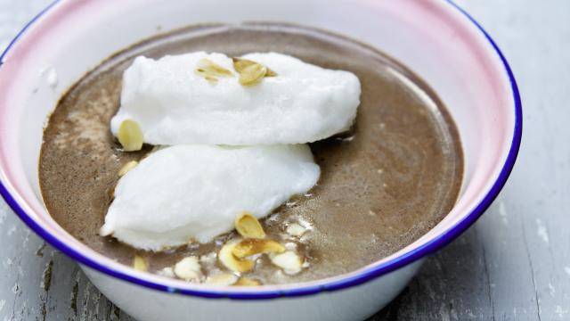 Île flottante au chocolat chaud