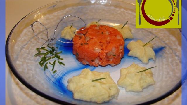 Tartare de saumon et son émulsion de soupe de Champagne