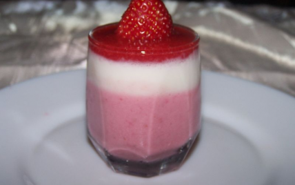 Panna cotta aux fraises et noix de coco