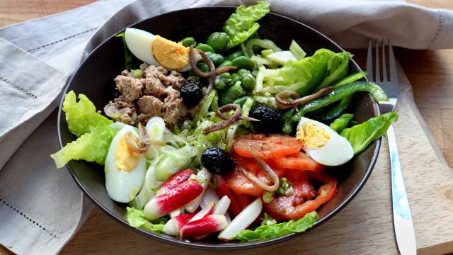 Salade niçoise : quels ingrédients dans la vraie recette ?