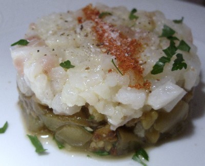 Aubergines en vinaigrette et tartare de cabillaud