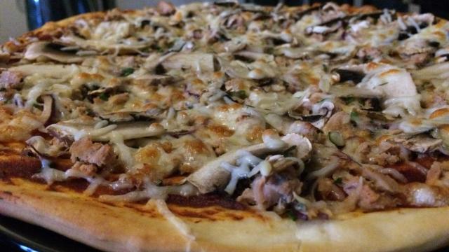 Pizza maison au thon et champignons