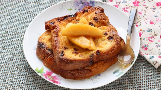 Panettone façon pain perdu aux pommes poêlées