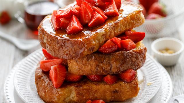 Brioche perdue aux fraises et miel