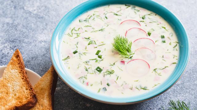 “Les radis sont de saison en février” Cyril Lignac dévoile sa recette de tzatziki d’hiver anti-gaspi