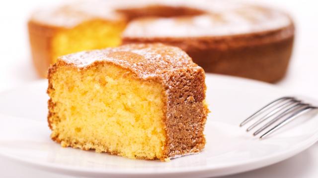 “Ma grand-mère n’avait pas de balance” : Philippe Etchebest livre les secrets de l’irrésistible gâteau au yaourt de son enfance