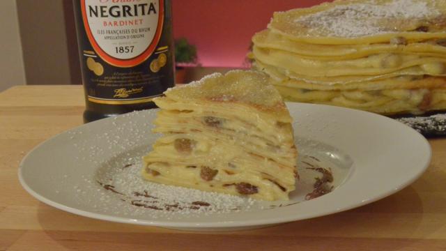 Gâteau de crêpes rhum-raisin