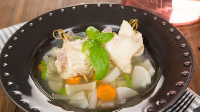 Nage de sole au basilic, légumes marinés