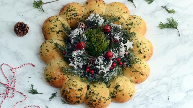 Couronne de pain à l'ail pour les Fêtes