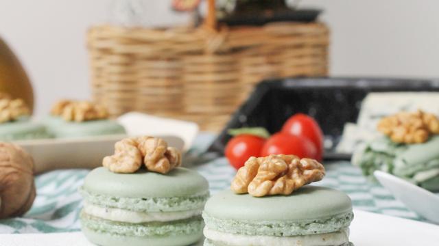 Macarons roquefort Papillon, poire & noix