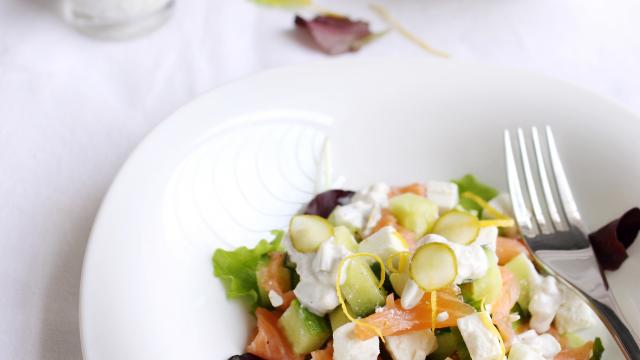 La véritable salade au saumon fumé