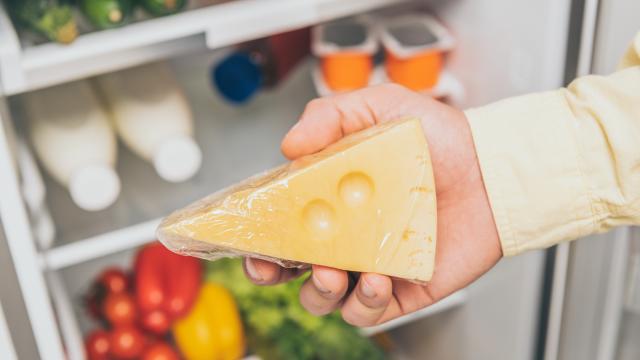 Voici pourquoi vous devriez ranger vos fromages dans le bac à légumes