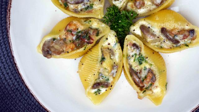 Conchiglioni farcis au lard, champignons et Reblochon