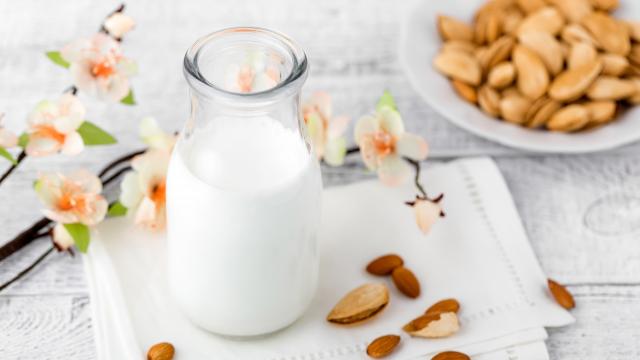 Et si on faisait notre lait d’amande maison ?