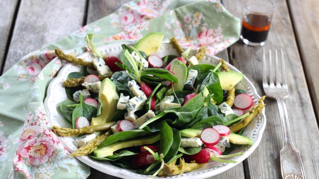 Salade aux asperges vertes et à la Fourme d'Ambert