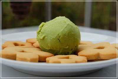 Crème glacée aux petits pois et à l'amande