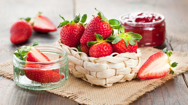 Manger des fraises serait bon à la fois pour le cerveau et le cœur d’après une étude