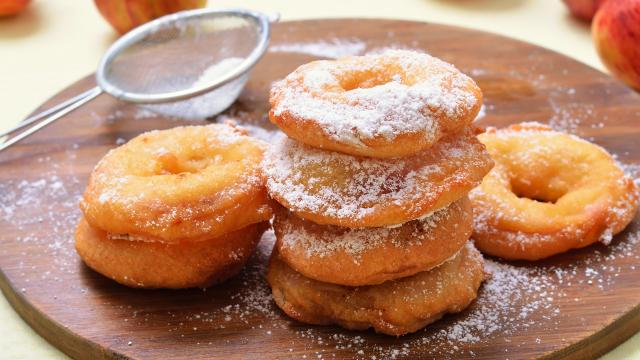 "J’adore les beignets, ça me rappelle mon enfance" : Philippe Etchebest partage sa recette parfaite pour Mardi Gras !