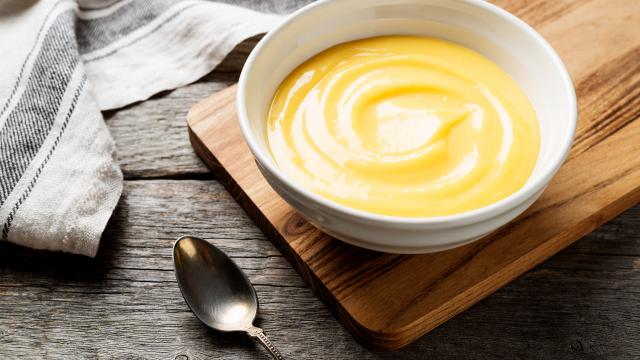 “Facile à faire et pas chère” : Philippe Etchebest dévoile sa recette pour une crème pâtissière parfaite