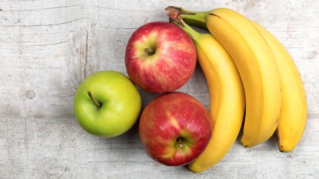 Pomme ou banane : lequel de ces deux fruits est le plus bénéfique pour la santé ? Cette diététicienne tranche