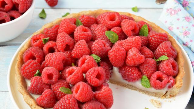 Tarte aux framboises et purée d'amandes