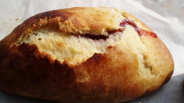 Brioche à la confiture de fraise