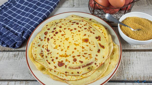 Pourquoi on doit laisser reposer la pâte à crêpes et pas la pâte à pancakes ?