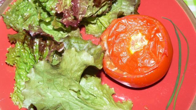 Tomates farcies au chèvre et aux champignons