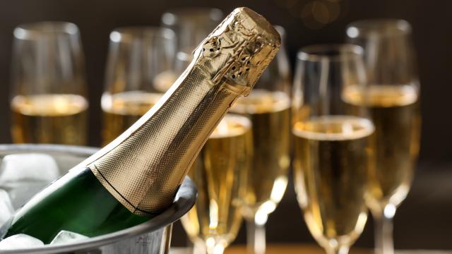 Pour noël, oubliez le champagne, voici 3 alternatives moins chères !