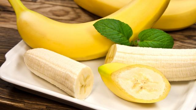 Ne jetez plus les filaments des bananes ! Une nutritionniste dévoile leurs incroyables  bienfaits et la manière de les utiliser