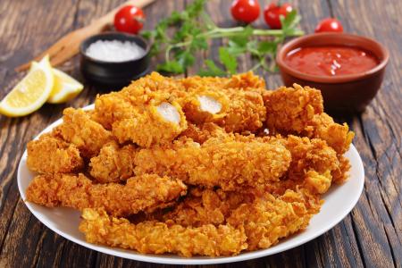 Poulet KFC, Potatoes McDo : nos 10 recettes de fast food à faire chez vous !