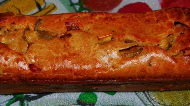 Cake figues, jambon de parme croustillant, échalotes confites