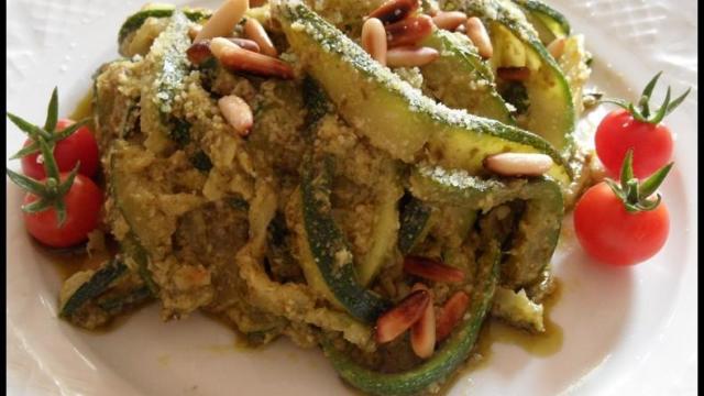 Tagliatelles de courgettes sauce pesto