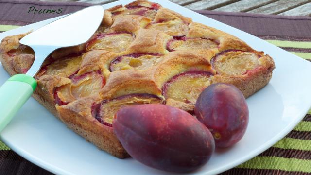 Gâteau moelleux aux prunes