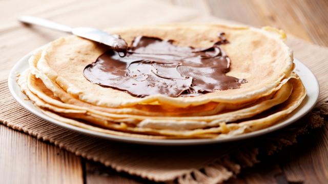 Pâte à tartiner, confitures, voici 5 idées de garnitures pour rendre tes crêpes bien gourmandes