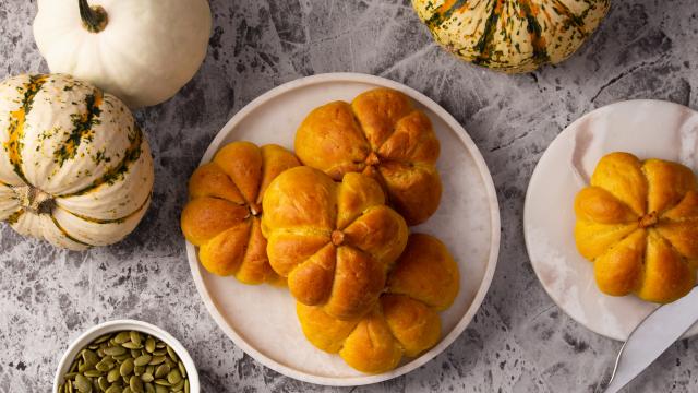 Pumpkin buns : on a trouvé la recette TikTok parfaite pour cet automne !