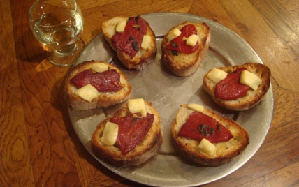 Tartines de piquillos (piments rouges basques)