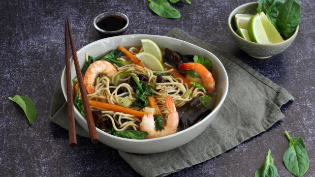 Ramen aux champignons et aux crevettes