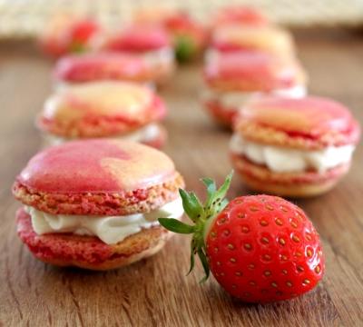 Macarons à la sauge ananas & à la fraise