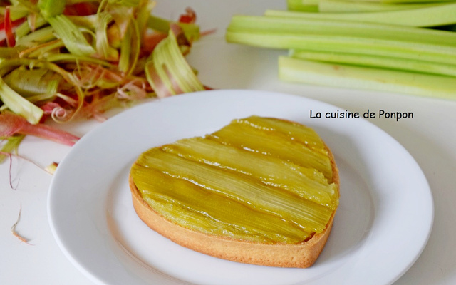 Cœur de rhubarbe à la crème d'amande