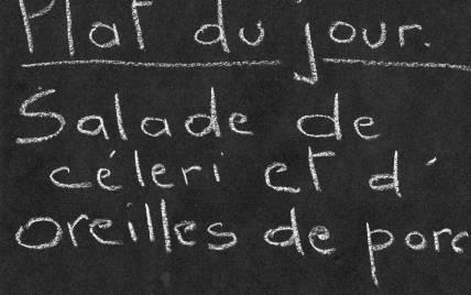 Oreilles de porc sur salade de céleri