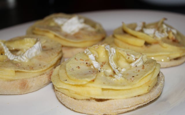 Tartine pomme et camembert