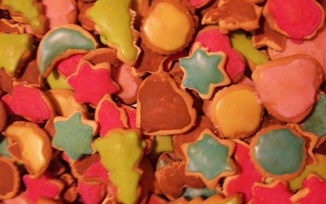 Petits sujets de Noël en pain d'épices sans gluten