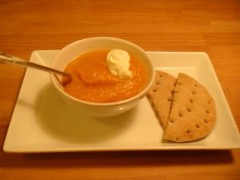 Soupe aux poivrons et légumes du jardin