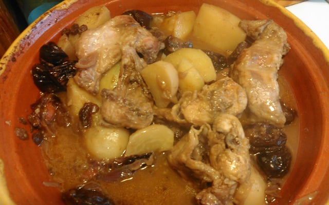 Tajine de lapin au cidre et pruneaux